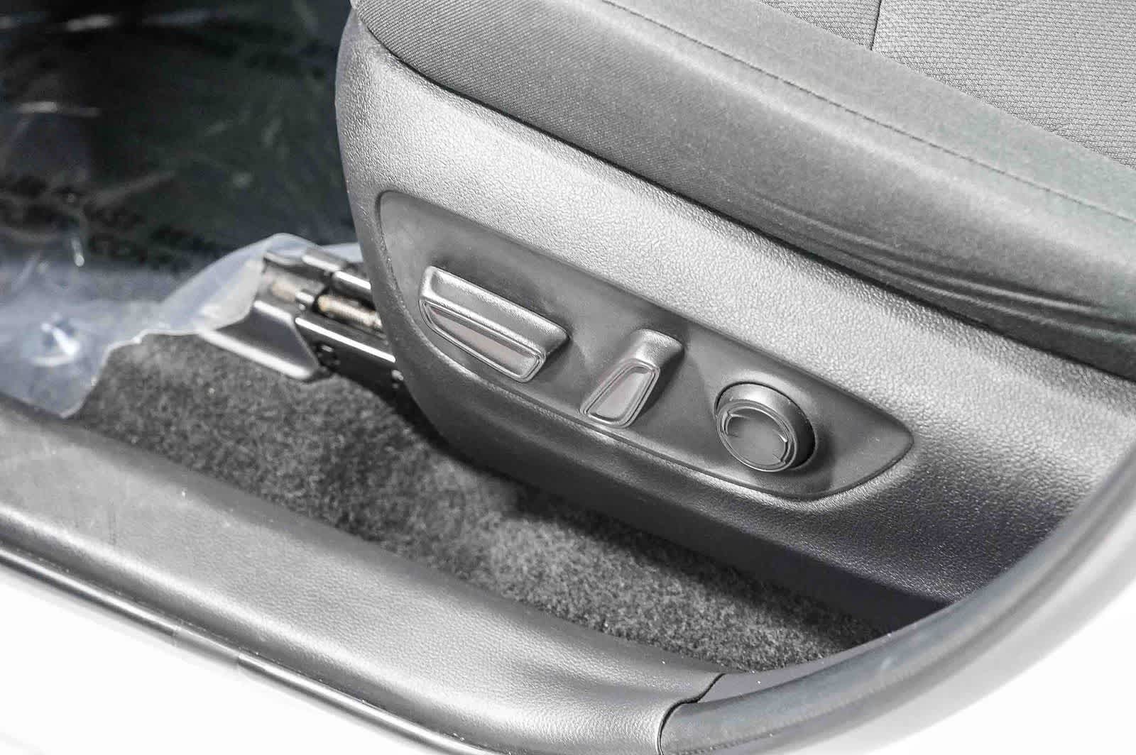 Thumbnail: 2024 Toyota RAV4 - 23