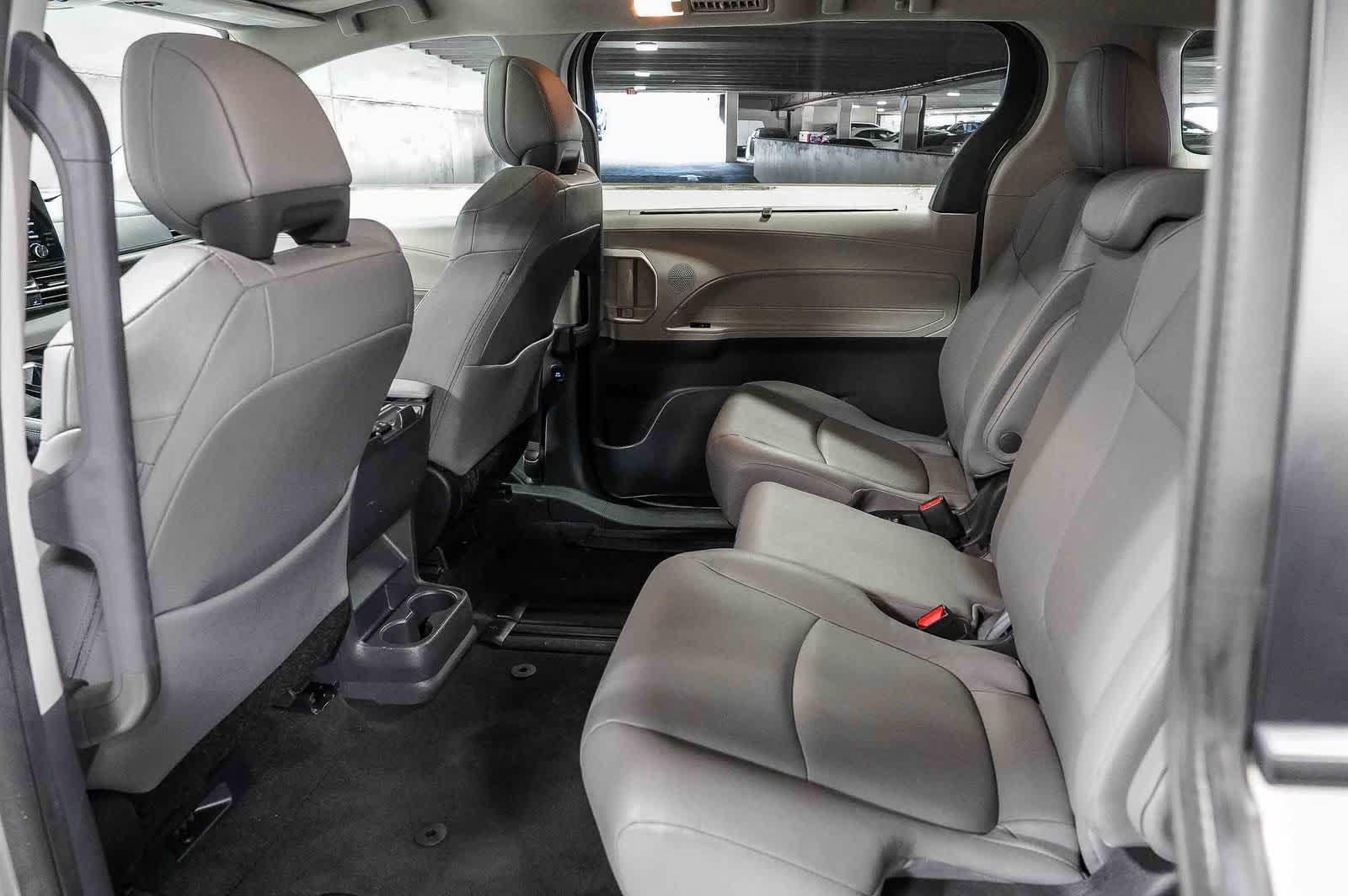 Thumbnail: 2024 Toyota Sienna - 20