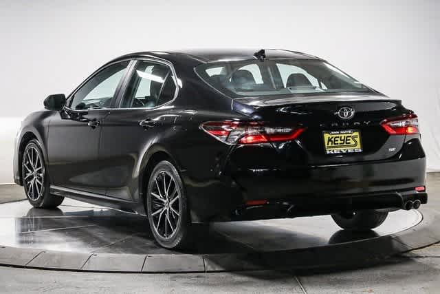 2021 Toyota Camry SE 2