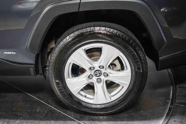 Thumbnail: 2019 Toyota RAV4 - 10