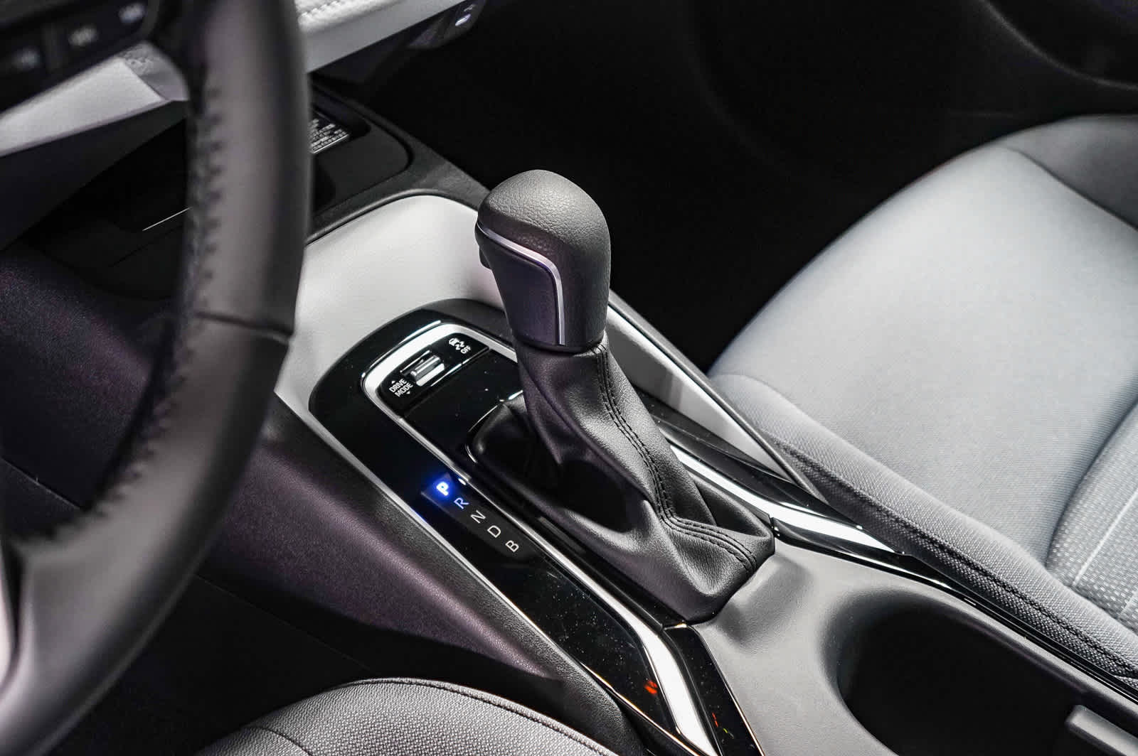 2025 Toyota Corolla SE 23