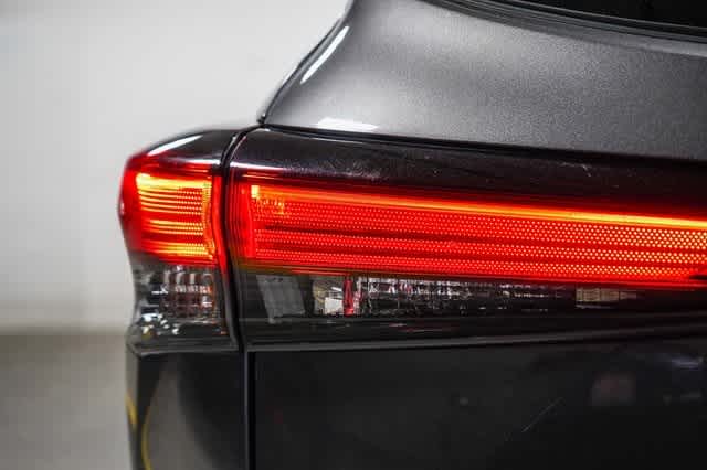 Thumbnail: 2021 Toyota Highlander - 12