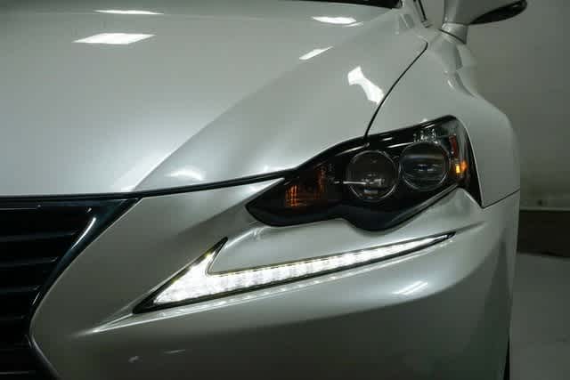 Thumbnail: 2016 Lexus IS - 7