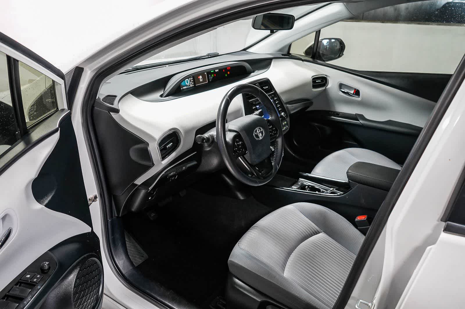 Thumbnail: 2021 Toyota Prius Prime - 18