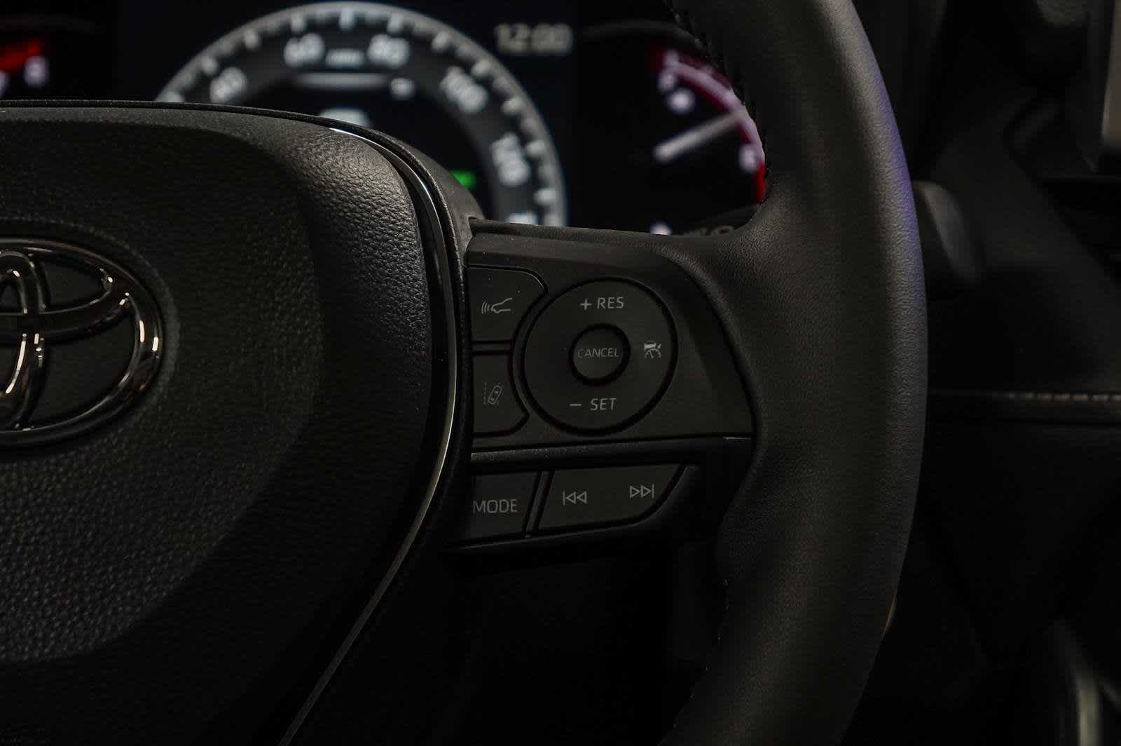 Thumbnail: 2025 Toyota RAV4 - 18