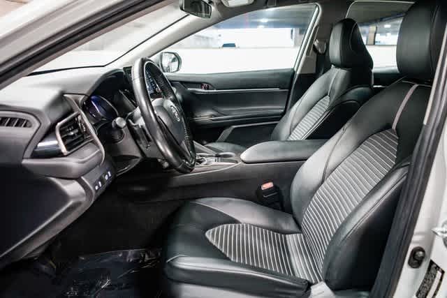 2022 Toyota Camry SE 17