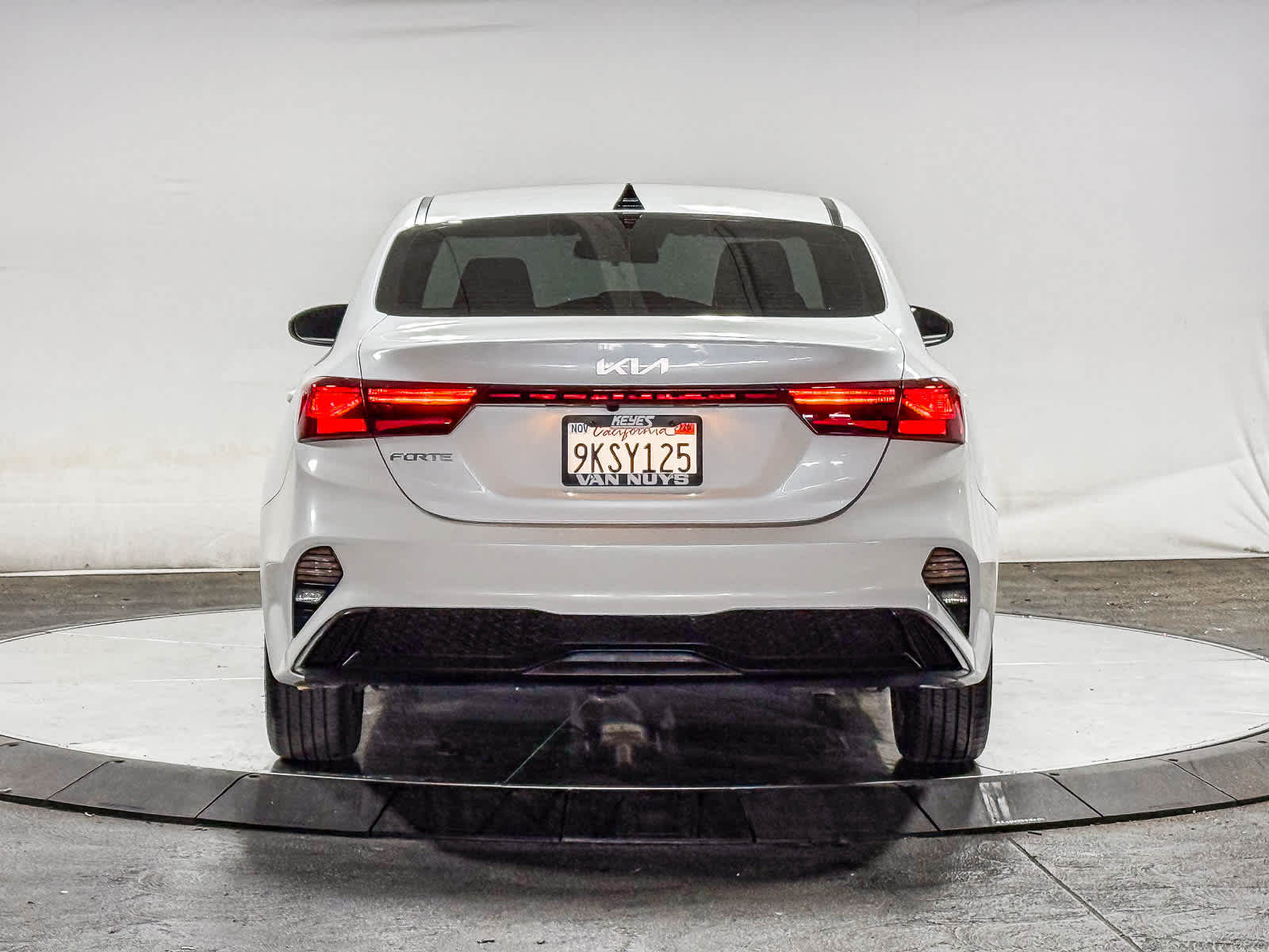 Thumbnail: 2024 Kia Forte - 3