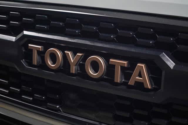Thumbnail: 2022 Toyota Tacoma - 8