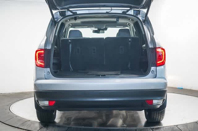 Thumbnail: 2017 Honda Pilot - 28