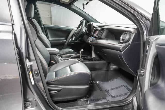 Thumbnail: 2016 Toyota RAV4 - 17