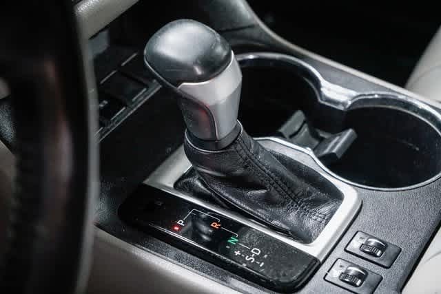 Thumbnail: 2019 Toyota Highlander - 21