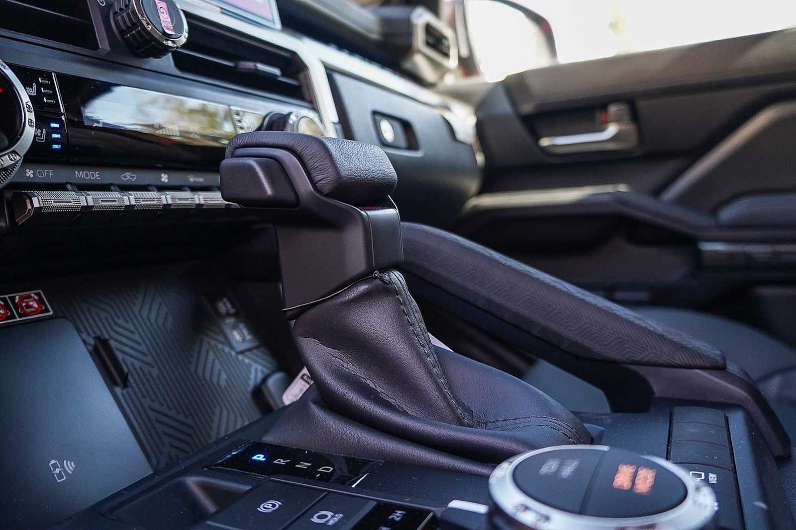 Thumbnail: 2025 Toyota Tacoma - 25