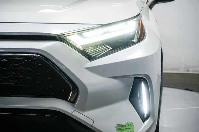 2022 Toyota RAV4 Prime XSE 8