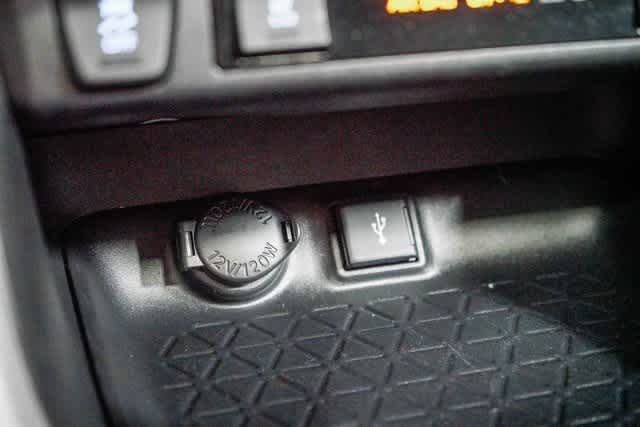 Thumbnail: 2021 Toyota RAV4 - 22