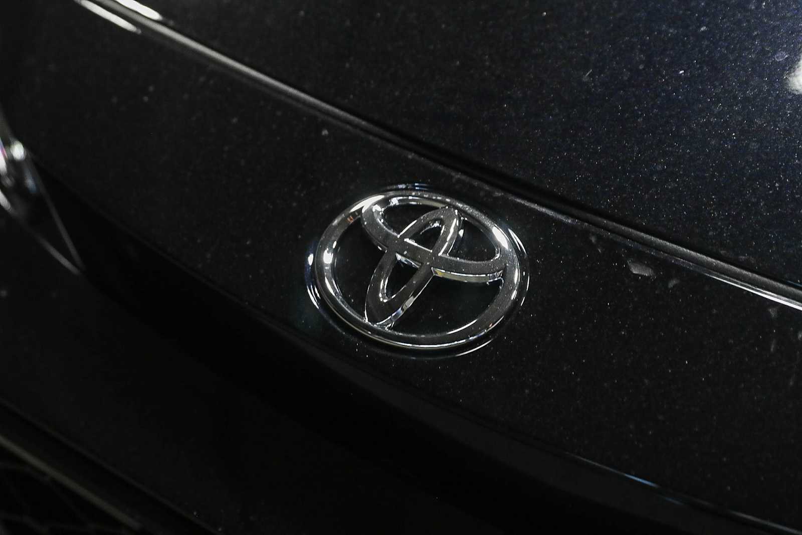 Thumbnail: 2025 Toyota Corolla - 8