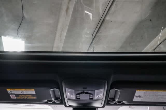Thumbnail: 2018 Toyota RAV4 - 17