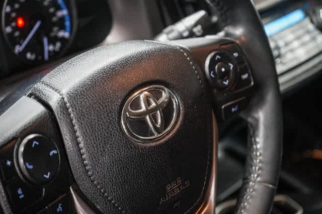 2018 Toyota RAV4 Adventure 21