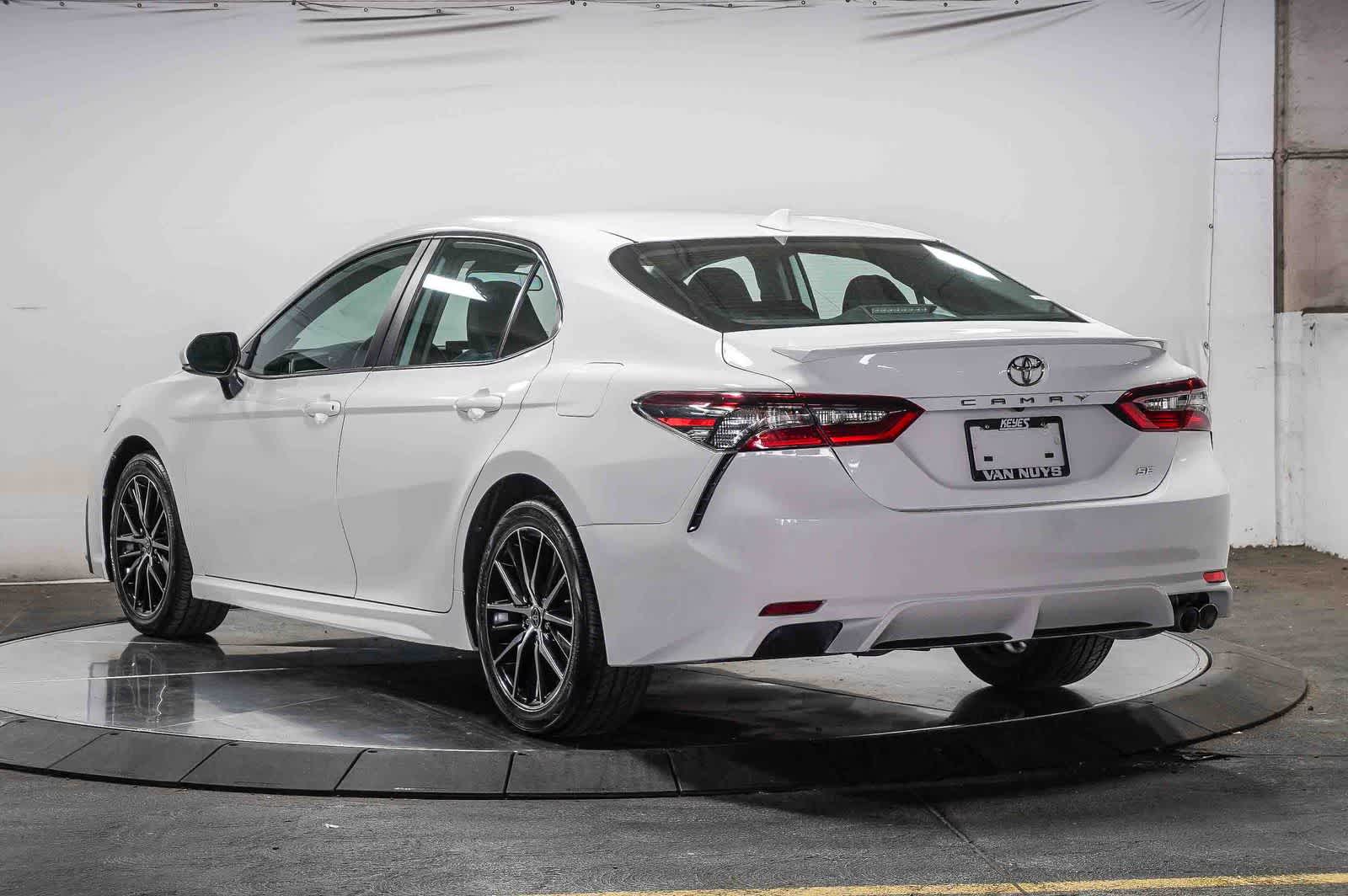Thumbnail: 2024 Toyota Camry - 3
