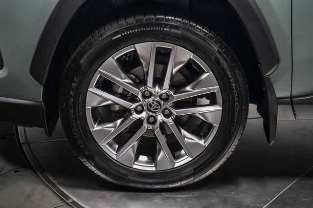 Thumbnail: 2020 Toyota RAV4 - 10