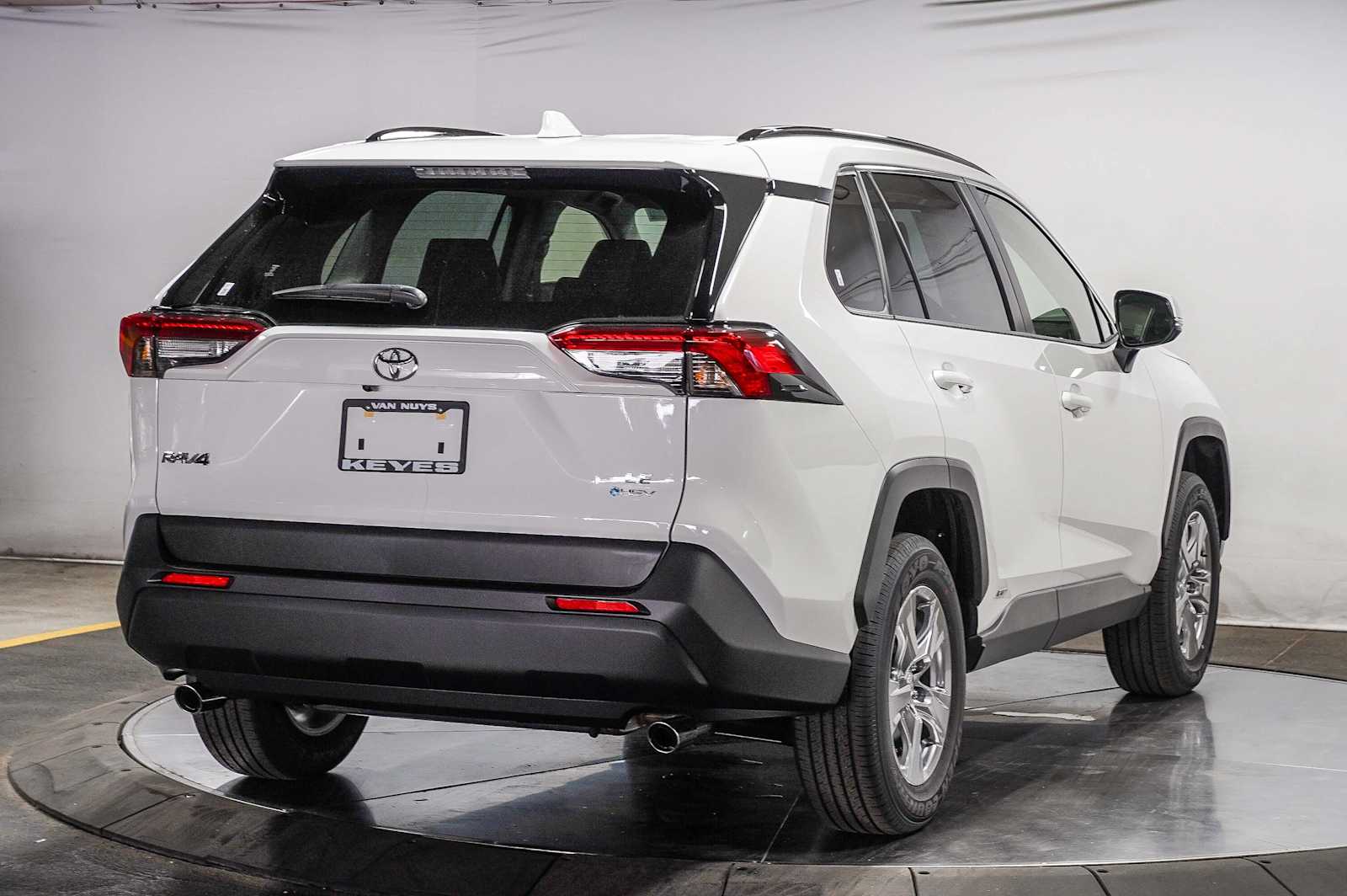 Thumbnail: 2025 Toyota RAV4 - 4