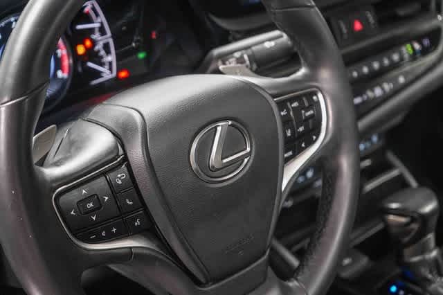 Thumbnail: 2022 Lexus ES - 21