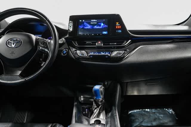 2018 Toyota C-HR XLE 13
