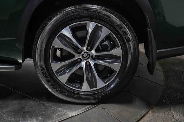 Thumbnail: 2023 Toyota Highlander - 11