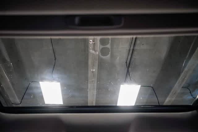 Thumbnail: 2016 Toyota Avalon - 12