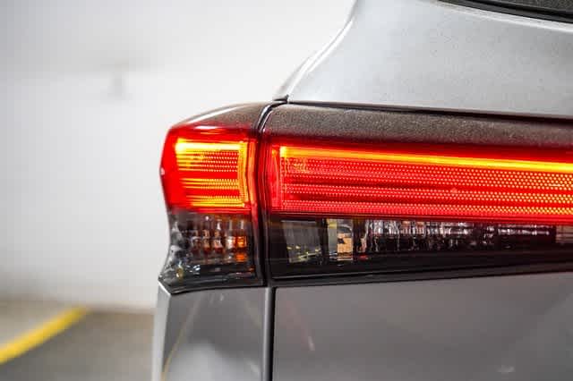 Thumbnail: 2022 Toyota Highlander - 12