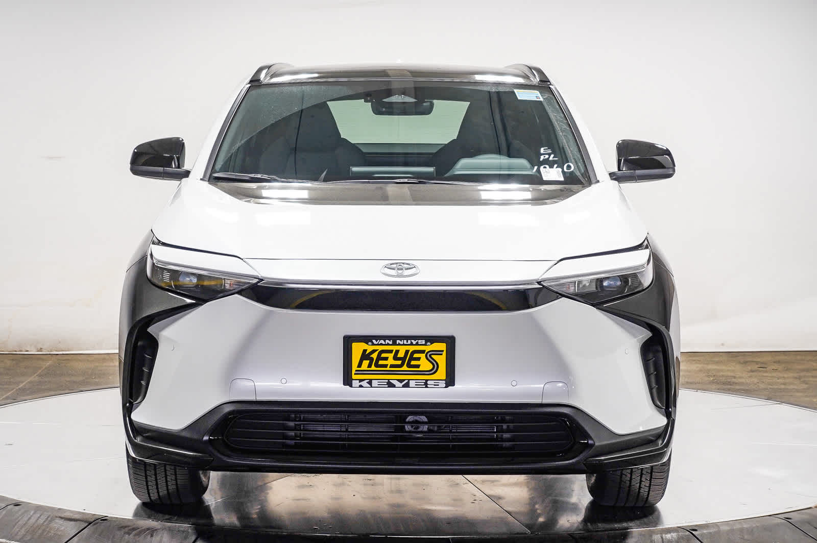 Thumbnail: 2025 Toyota bZ4X - 2
