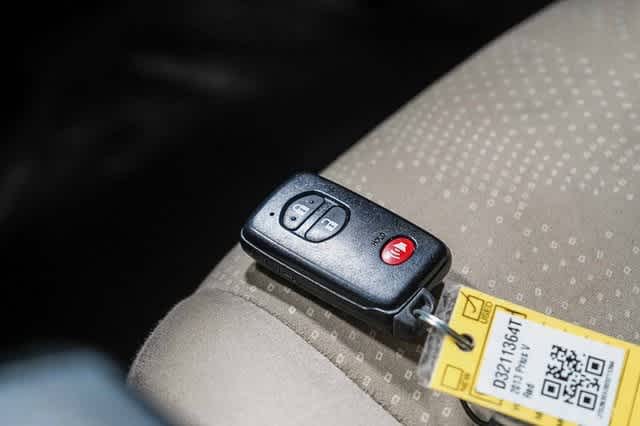 Thumbnail: 2013 Toyota Prius v - 28