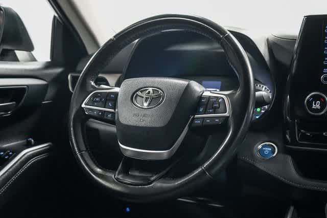 Thumbnail: 2022 Toyota Highlander - 15