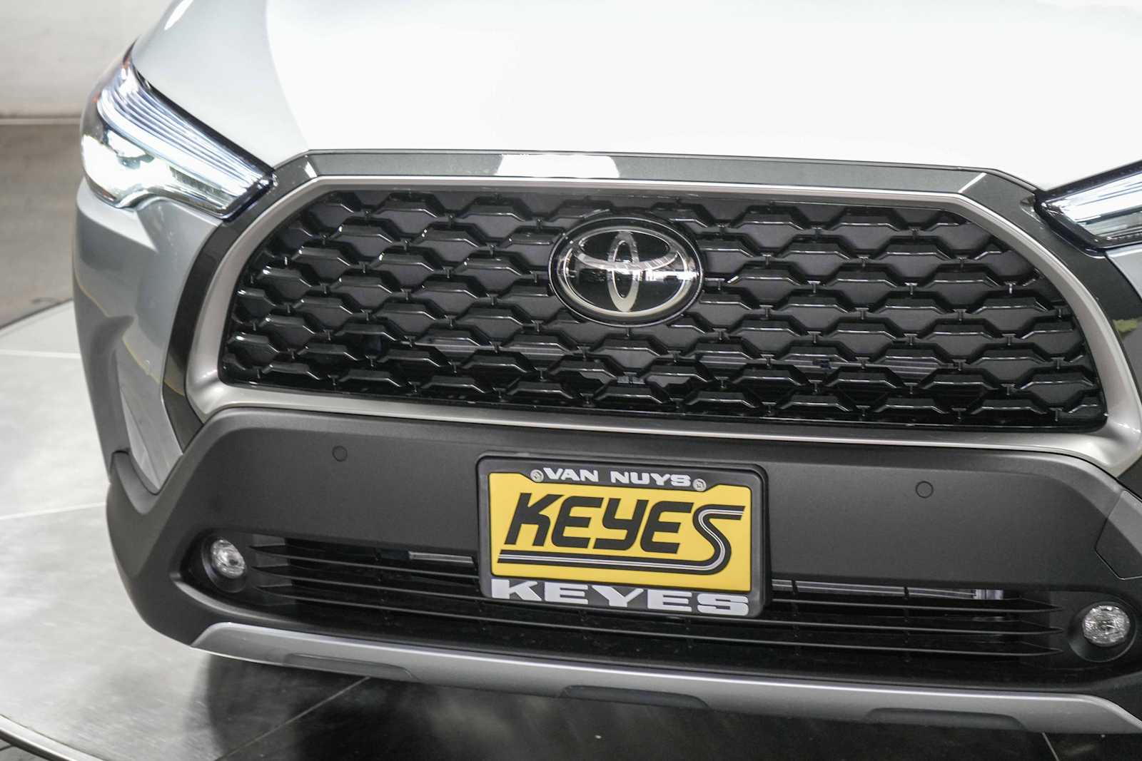 Thumbnail: 2025 Toyota Corolla Cross - 9