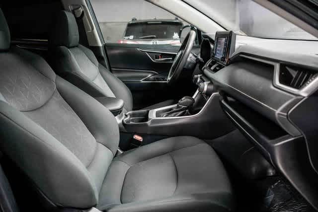 Thumbnail: 2019 Toyota RAV4 - 17