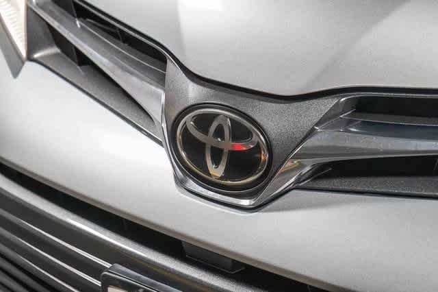 Thumbnail: 2019 Toyota Sienna - 9