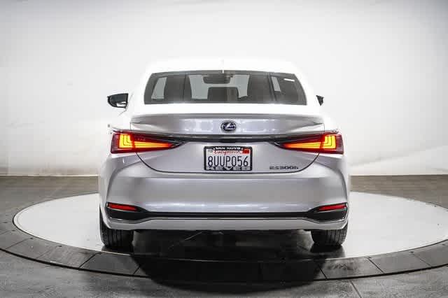 Thumbnail: 2021 Lexus ES - 3