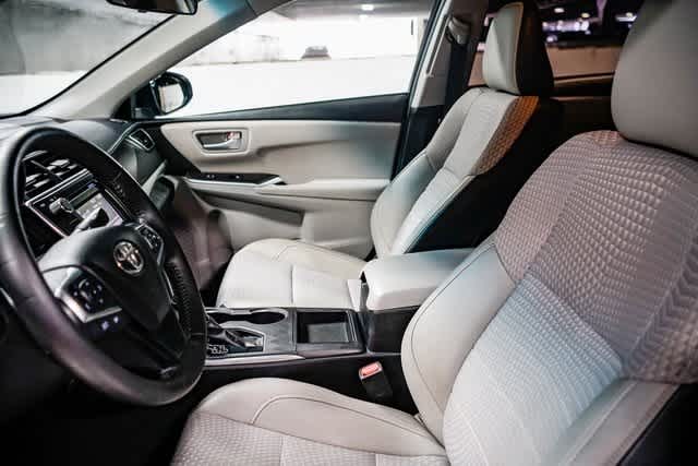 Thumbnail: 2015 Toyota Camry - 17