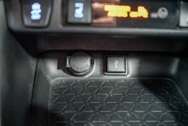 Thumbnail: 2022 Toyota RAV4 - 23