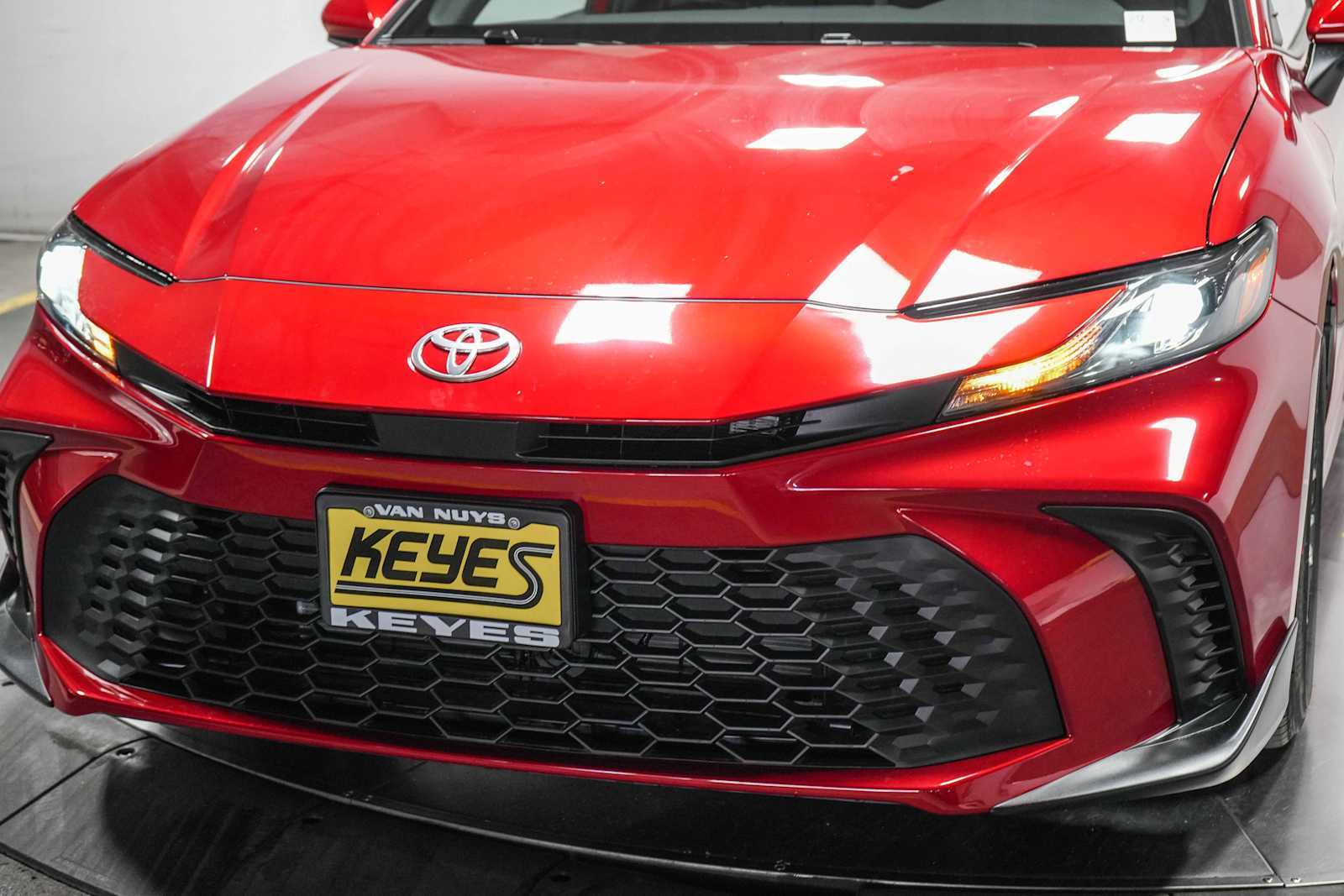 Thumbnail: 2025 Toyota Camry - 8