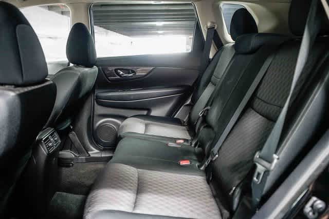 Thumbnail: 2019 Nissan Rogue - 17