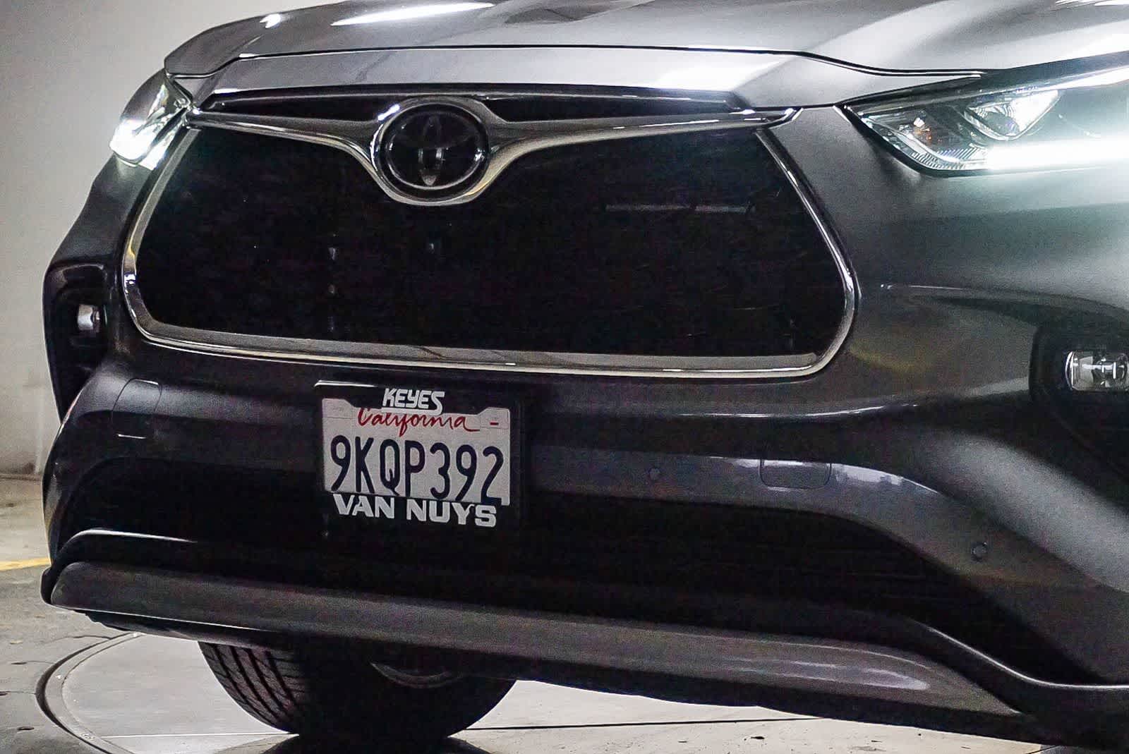 Thumbnail: 2023 Toyota Highlander - 8