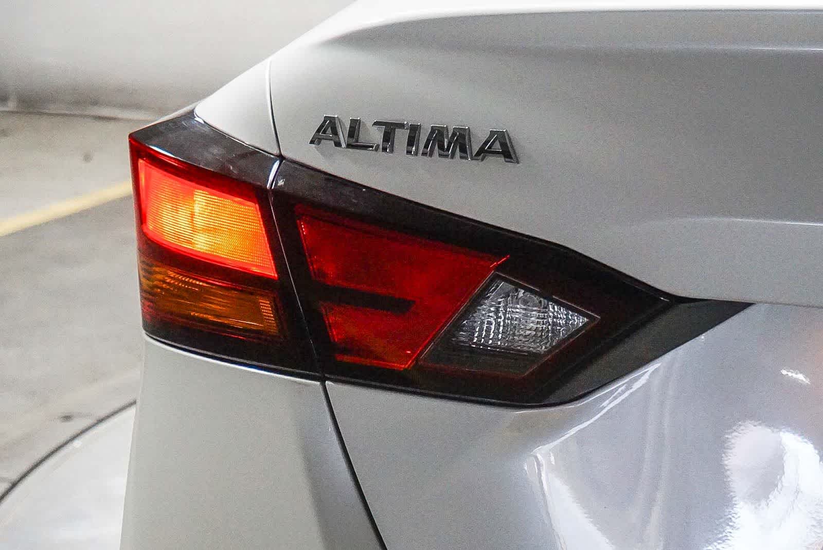 Thumbnail: 2020 Nissan Altima - 11