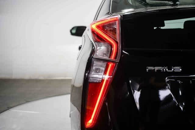Thumbnail: 2016 Toyota Prius - 9