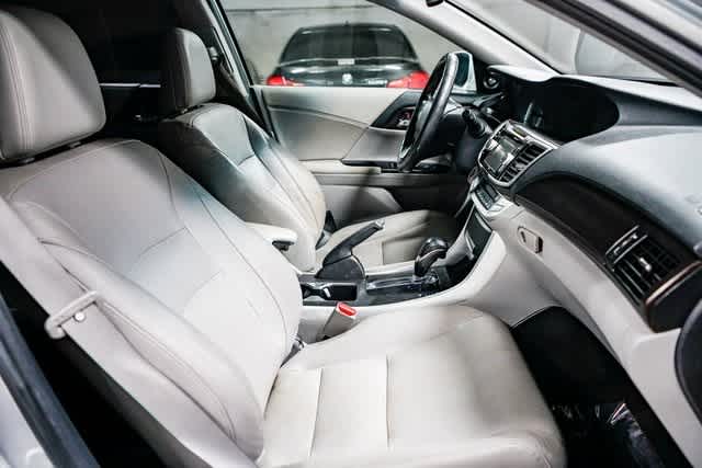 Thumbnail: 2015 Honda Accord - 16