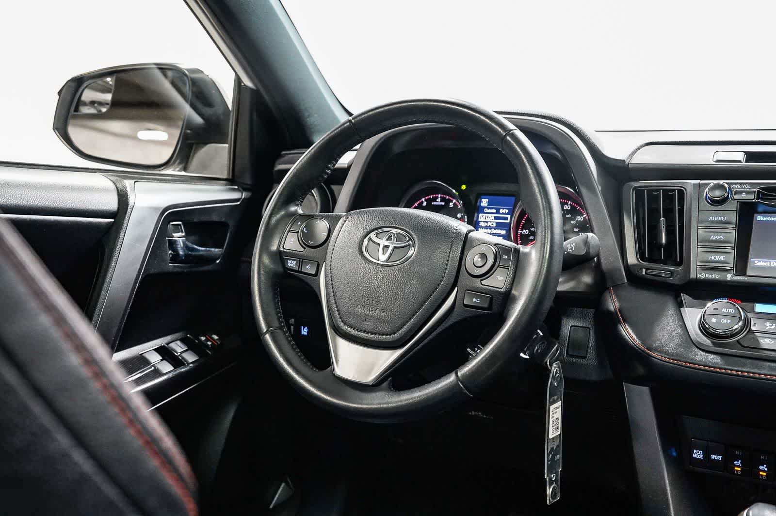 Thumbnail: 2018 Toyota RAV4 - 15