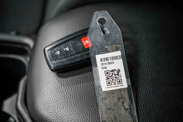 Thumbnail: 2019 Toyota RAV4 - 31