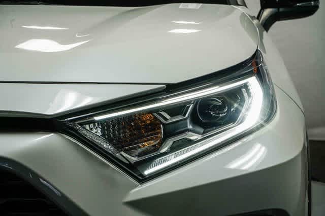 Thumbnail: 2021 Toyota RAV4 - 8