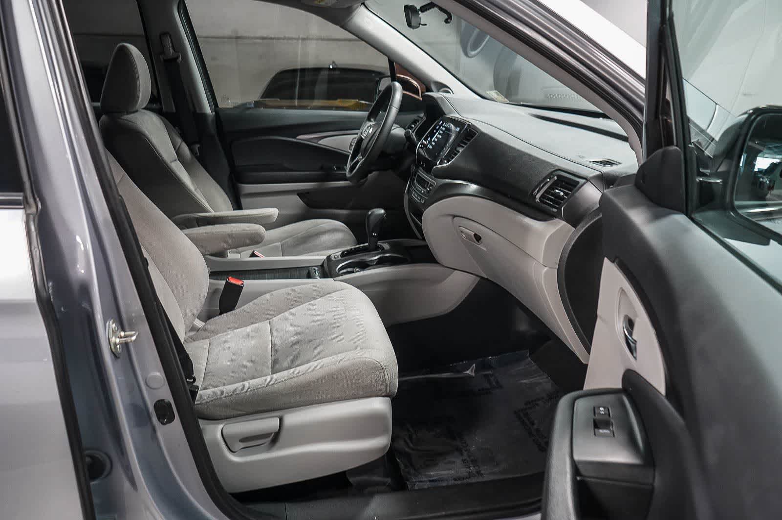 Thumbnail: 2020 Honda Pilot - 15