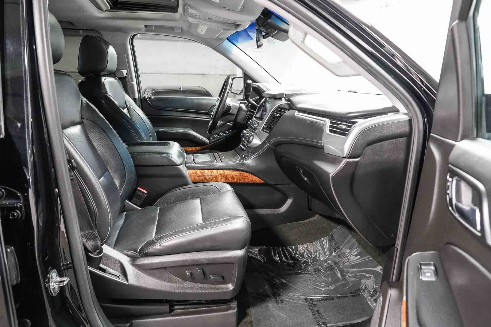 Thumbnail: 2018 Chevrolet Suburban - 17
