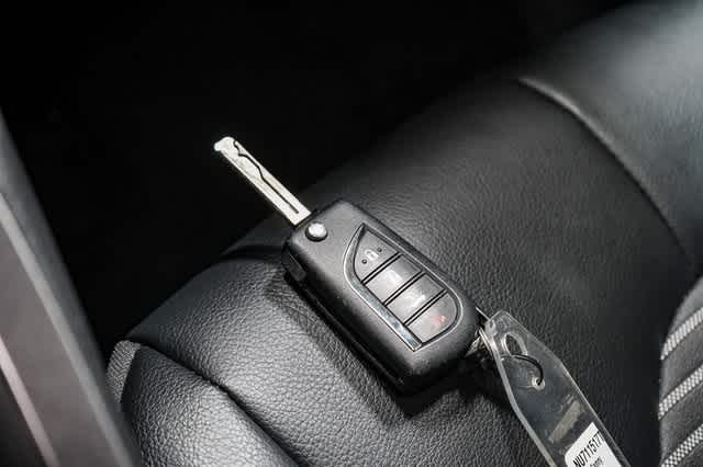 2022 Toyota Camry SE 29